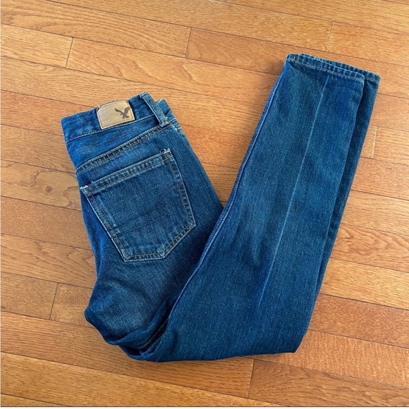 American Eagle Vintage Hi Rise Button Fly Jeans - Picture 3 of 6